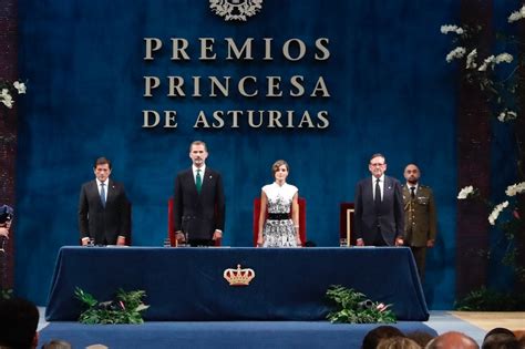 Le Prix Princesa de Asturias en 2017 pour Yago Rico: Un triomphe du génie mathématique face aux contraintes de la société moderne.