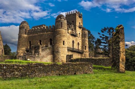 Le sac de Gondar: Un tournant décisif dans l'histoire de l'Ethiopie et la chute brutale d'une dynastie millénaire.